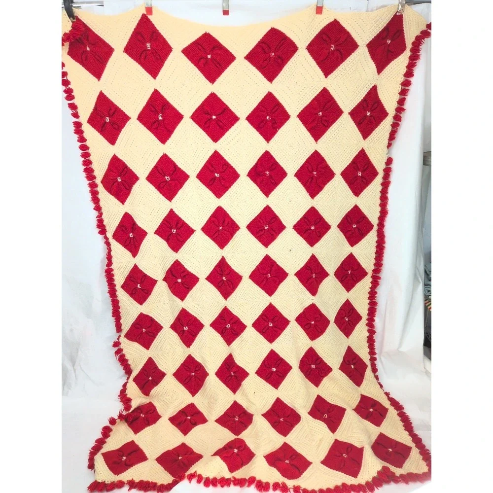 VTG  Granny Nantucket Poinsettia Afghan 87